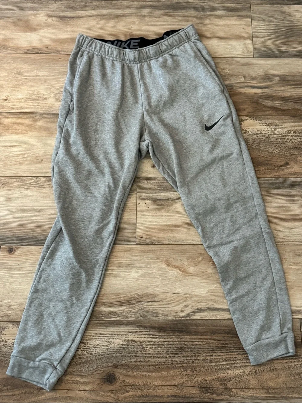 Nike Men's Dri-FIT Tapered Fitness Sweatpants in Gray Large